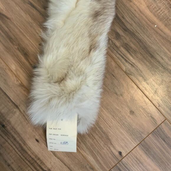 JB FUR GALLERY NYC Arctic Blue Fox Fur Headband Neckwarmer NWT - Picture 8 of 9